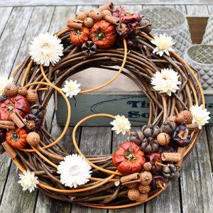 Pakket Herfst 18: wilgenkrans met herfstdecoratie