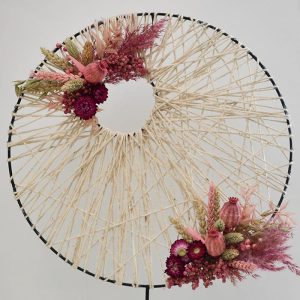 Pakket 37 -  Ronde staander met droogbloemen en koord.
