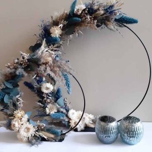Pakket 9/3 -  Ronde staander (D. 40 cm) droogbloemen in blauwe  kleuren