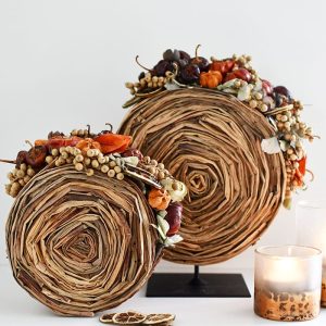 Pakket Herfst 33: Twee-delig herfststukje op ronde schijf met waterhyacintwortel