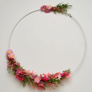 Pakket 42  - Witte  ring met vrolijke kleuren droogbloemen