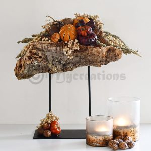 Pakket 2 : kurk schors op staander met gedroogde herfstdecoratie