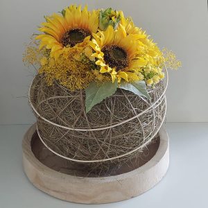 Pakket 18: met schaal: bol met seagras en kunstbloemen