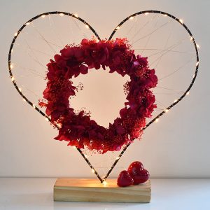 Pakket Valentijn 9: metalen hart met ring en geconserveerde hortensia