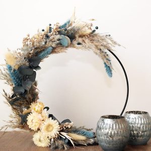 Pakket 9/2 -  Ronde staander met droogbloemen in blauwe  kleuren
