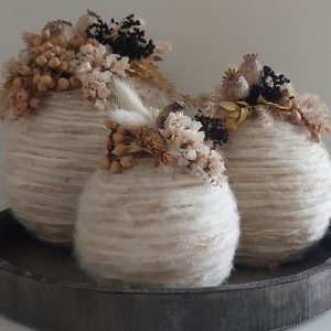 Pakket 73  - Droogbloemen op bol met viltkoord