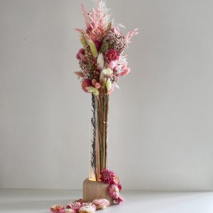 Vaasje met led en droogbloemen