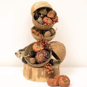 Pakket Herfst 3 : coco's op houten voet met diverse natuurlijke droogmaterialen